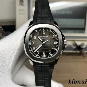 Patek Philippe Nautilus 40mm Black Dial Automatic Rubber Band 1:1 Clone Watch