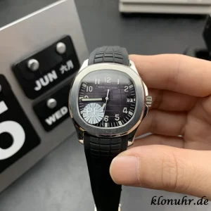 Patek Philippe Aquanaut 40mm Black Dial Automatic Rubber 1:1 Clone Watch